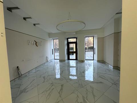 комерційна за адресою Дмитра Яворницького просп. (Карла Маркса), 51