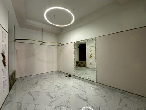 комерційна за адресою Дмитра Яворницького просп. (Карла Маркса), 51