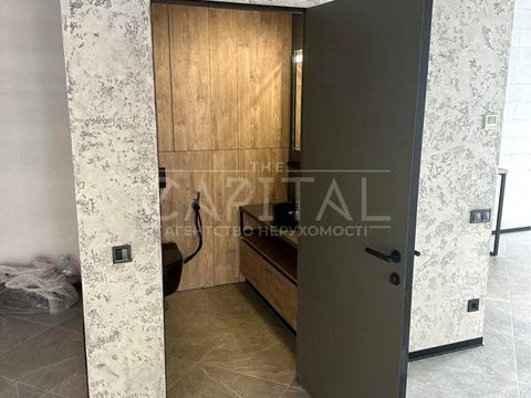 комерційна за адресою Центральна вул., 11