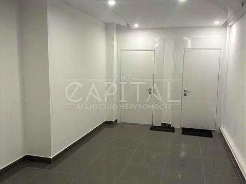 комерційна за адресою Центральна вул., 11