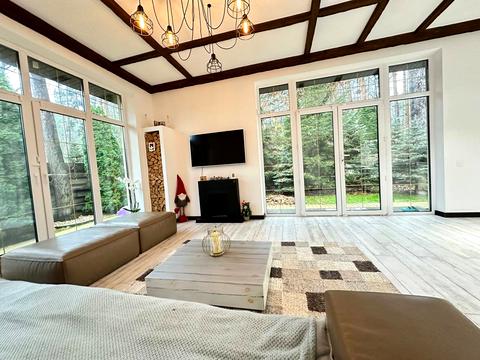 дом по адресу Евгения Коновальца ул.