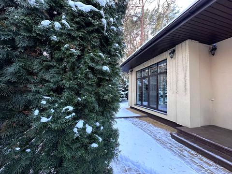 дом по адресу Евгения Коновальца ул.