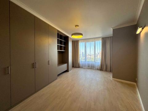 комерційна за адресою Київ, Євгена Коновальця вул. (Щорса), 26-А