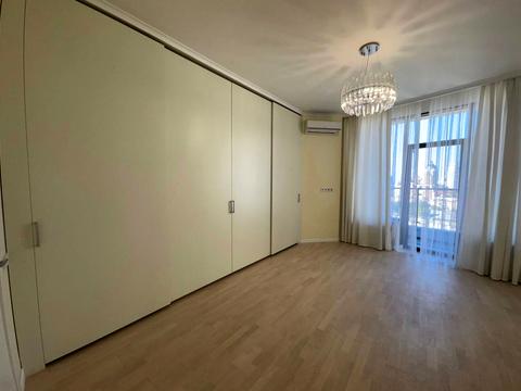 комерційна за адресою Київ, Євгена Коновальця вул. (Щорса), 26-А