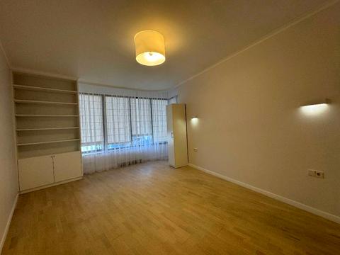 комерційна за адресою Київ, Євгена Коновальця вул. (Щорса), 26-А