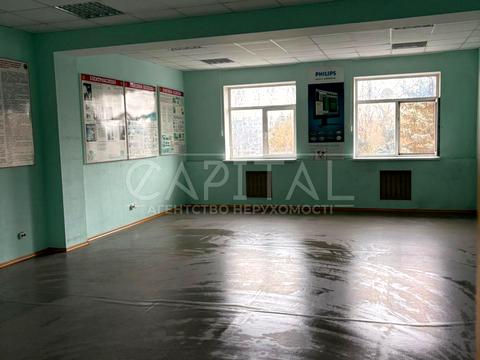 комерційна за адресою Київ, Миколи Василенка вул., 7