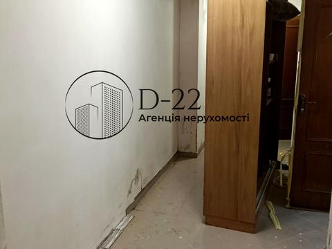 комерційна за адресою Київ, Володимирська вул., 82-А