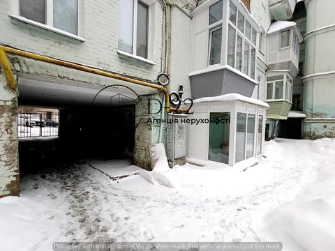 комерційна за адресою Київ, Володимирська вул., 82-А