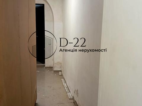 комерційна за адресою Київ, Володимирська вул., 82-А