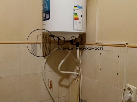 комерційна за адресою Київ, Володимирська вул., 82-А