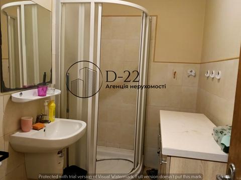 комерційна за адресою Київ, Володимирська вул., 82-А