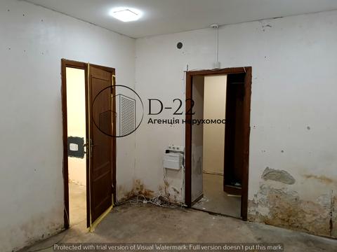 комерційна за адресою Київ, Володимирська вул., 82-А