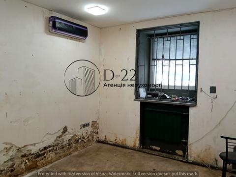 комерційна за адресою Київ, Володимирська вул., 82-А