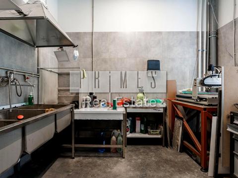 комерційна за адресою Центральна, 1