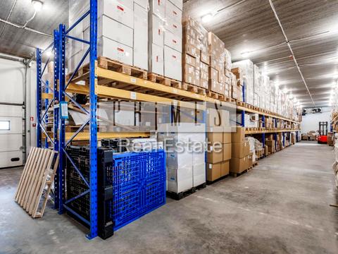 комерційна за адресою Центральна, 1