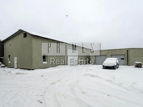 комерційна за адресою Центральна, 1