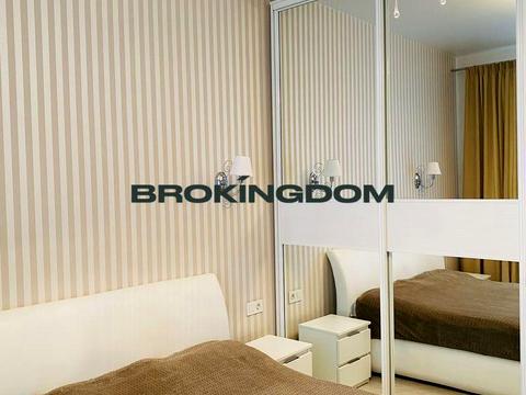 квартира за адресою Київ, Генерала Шаповала вул. (Механізаторів), 2