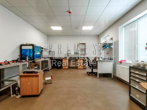 комерційна за адресою Доківська вул., 9