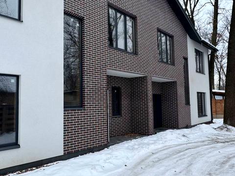 будинок за адресою Зернової