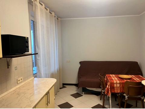 квартира за адресою Осіння вул., 33