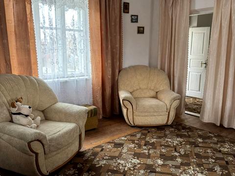 будинок за адресою Центральна, 4