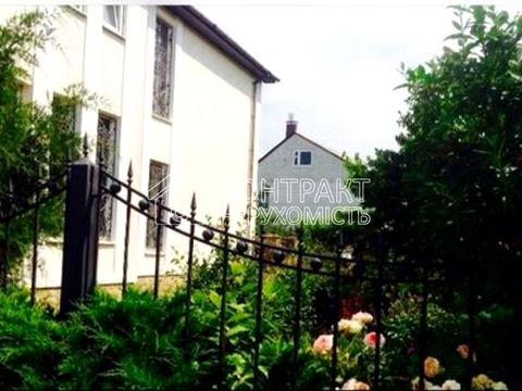 будинок за адресою Гризодубова вул.