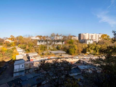 коммерческая по адресу Тихая ул., 19