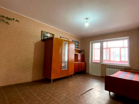 квартира за адресою Курсанта Єськова вул., 8