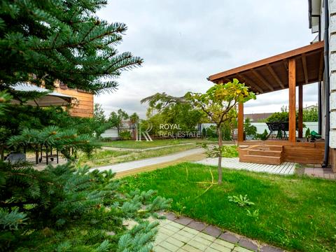 дом по адресу с. Вишенки, між 1-им і 2-гим шлюзом