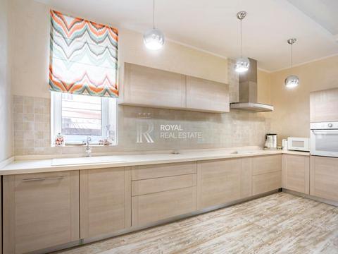 дом по адресу с. Вишенки, між 1-им і 2-гим шлюзом