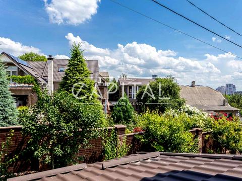 будинок за адресою Київ, Миколи Миклухи-Маклая вул. (Дежнєва)