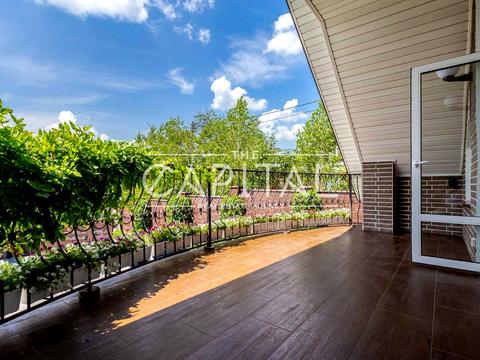 будинок за адресою Київ, Миколи Миклухи-Маклая вул. (Дежнєва)