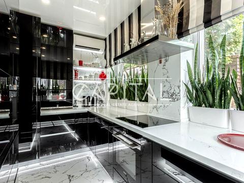 будинок за адресою Київ, Миколи Миклухи-Маклая вул. (Дежнєва)