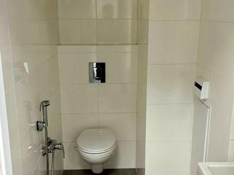 комерційна за адресою Мечникова вул., 10