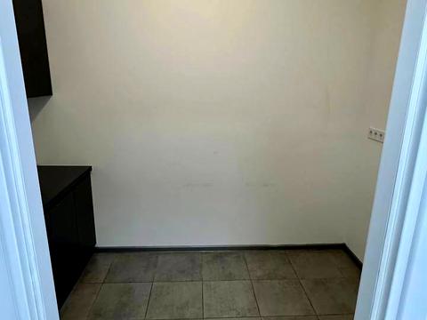 комерційна за адресою Мечникова вул., 10