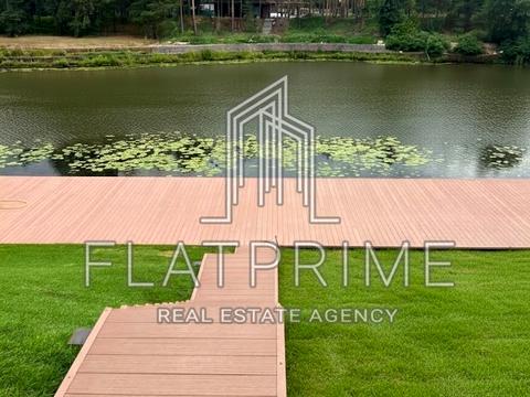 будинок за адресою Набережна вул.