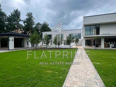 будинок за адресою Набережна вул.