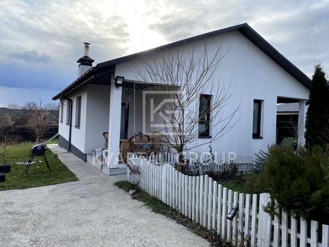 будинок за адресою Вишнева вул.