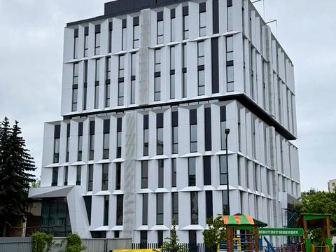 комерційна за адресою Угорська вул., 14д