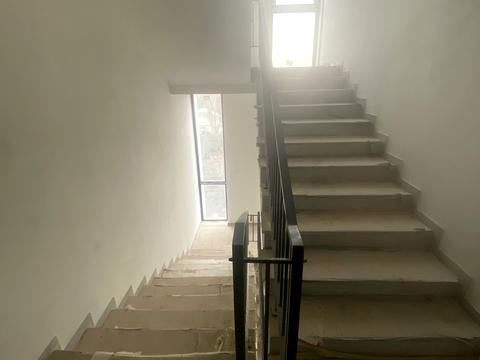 комерційна за адресою Угорська вул., 14д