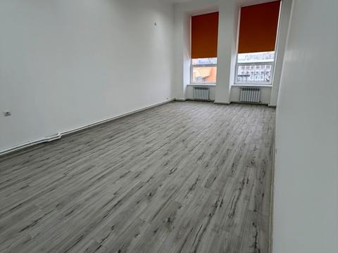 коммерческая по адресу майдан Незалежности пл., 3