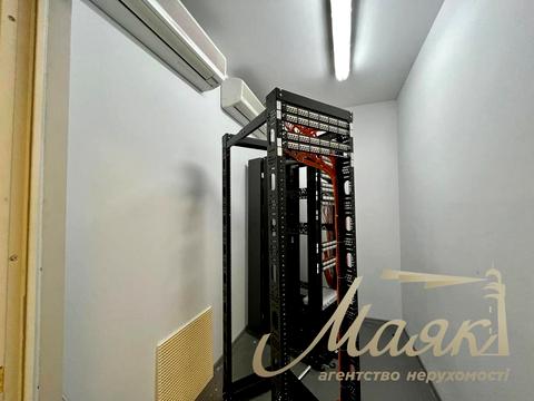 коммерческая по адресу Николая Амосова ул., 12