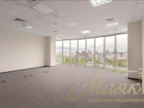 коммерческая по адресу Николая Амосова ул., 12