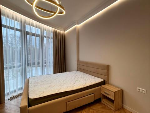 квартира за адресою Слов'янська набережна вул., 25-А