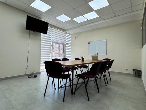 комерційна за адресою Університетська вул., 3/1