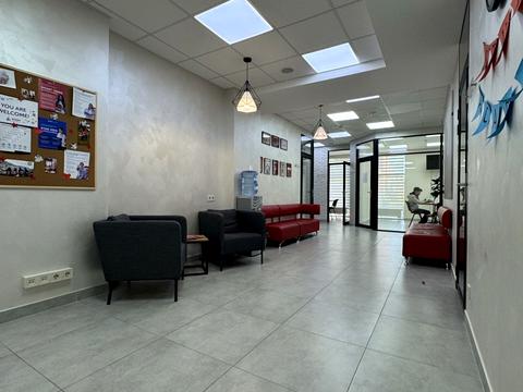 комерційна за адресою Університетська вул., 3/1