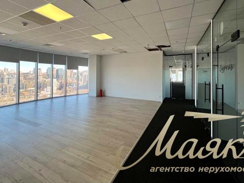 коммерческая по адресу Николая Амосова ул., 12