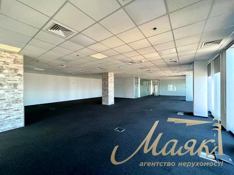 коммерческая по адресу Николая Амосова ул., 12