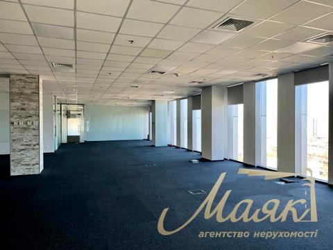 коммерческая по адресу Николая Амосова ул., 12