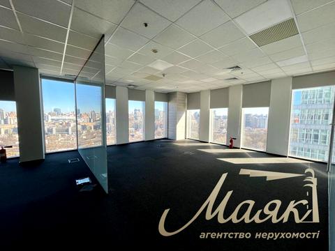 коммерческая по адресу Николая Амосова ул., 12